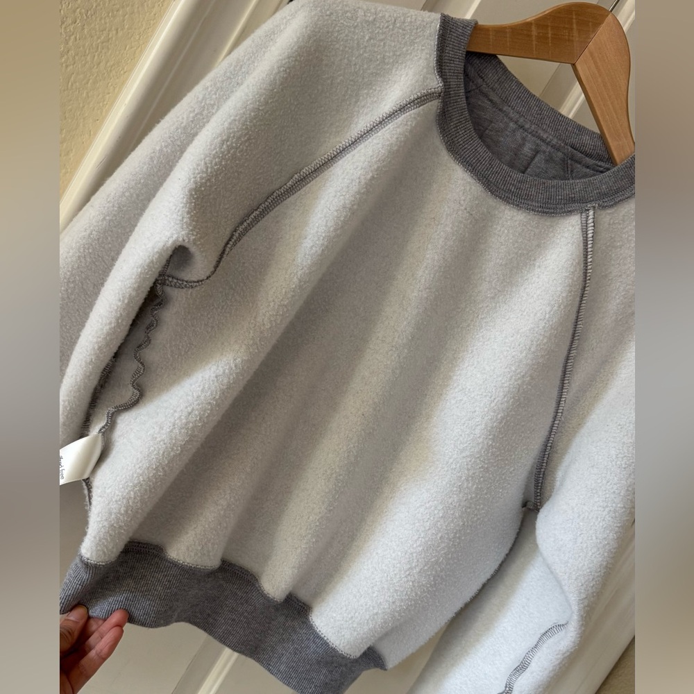 Aritzia Wilfred Free Heather Gray Crewneck Sweatshirt - Picture 7 of 10